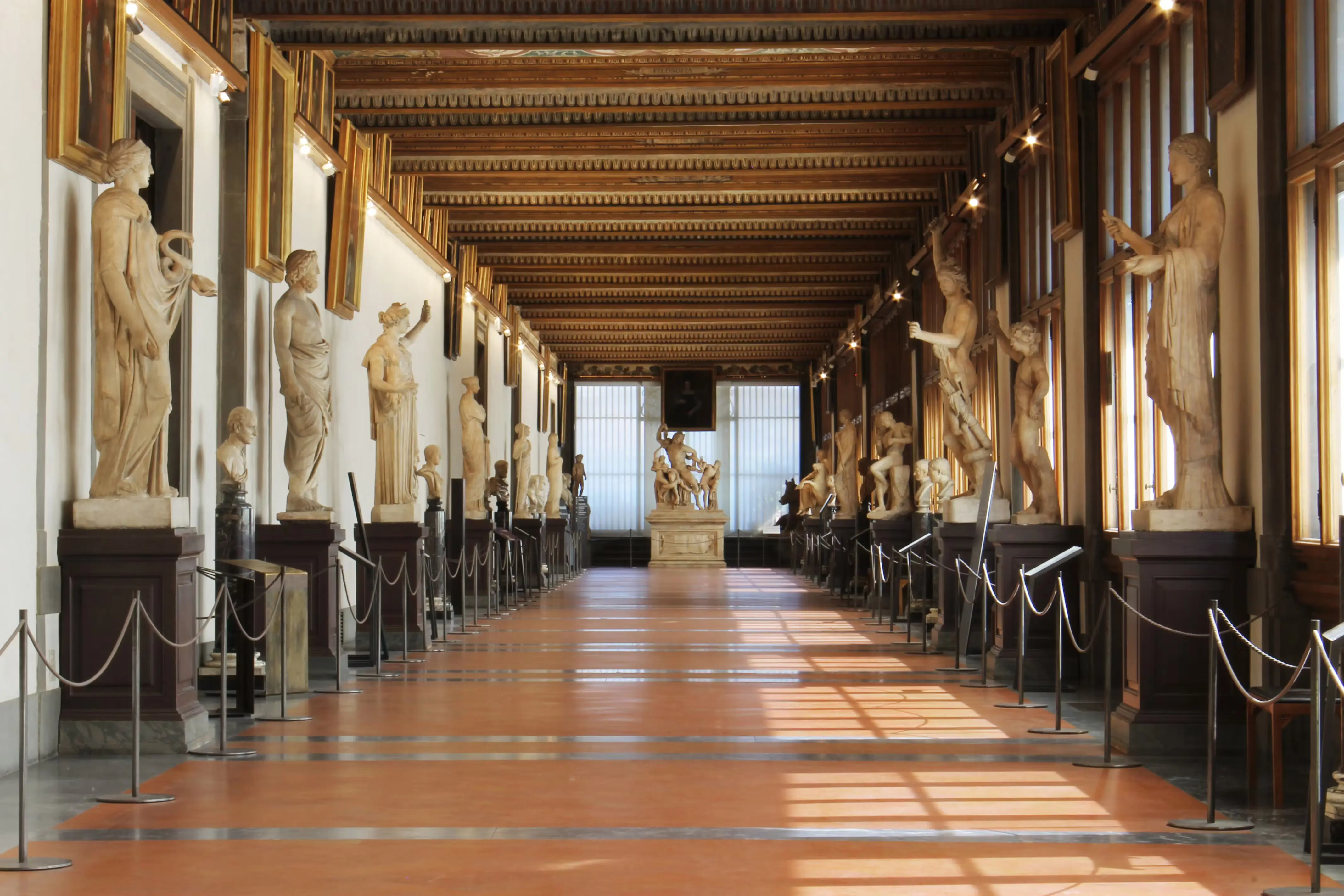 Corridoio Est: The Eastern Gallery's Artistic Treasures